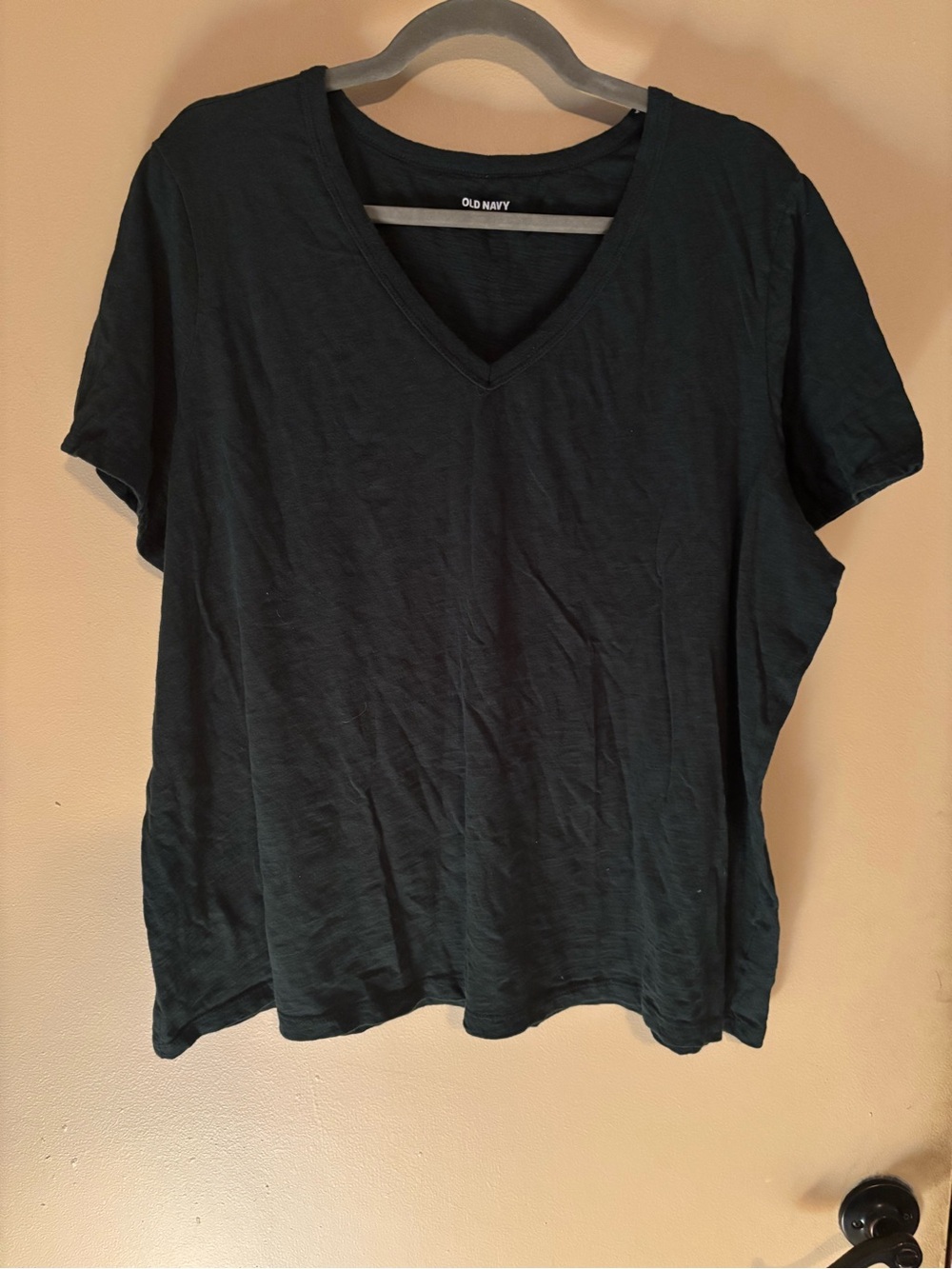 Old Navy Women’s Black V-Neck Short Sleeve Tee